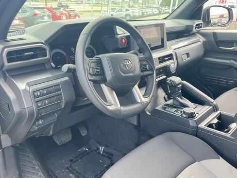 Used 2025 Toyota Tacoma TRD Off-Road AWD/4WD image 15