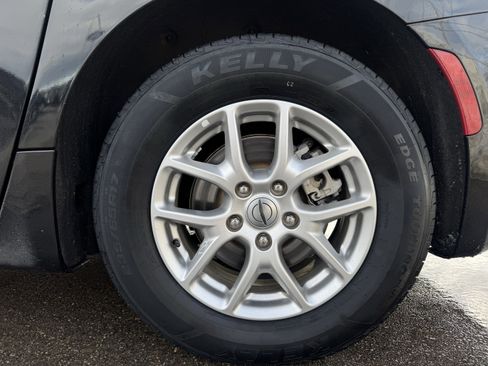 Used 2024 Chrysler Pacifica Touring-L image 20