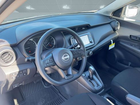 New 2025 Nissan Kicks Play S image 4