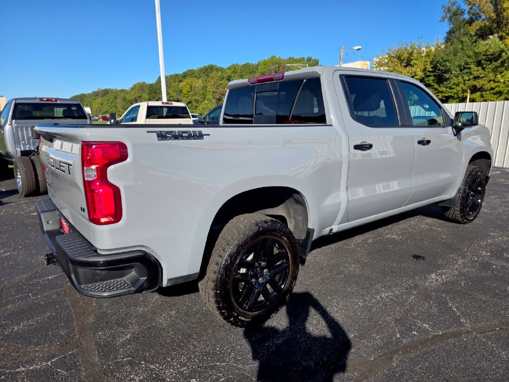 Used 2024 Chevrolet Silverado 1500 LT Trail Boss w/ Convenience Package II AWD/4WD image 9