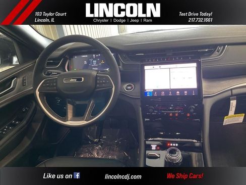 New 2025 Jeep Grand Cherokee Limited w/ Black Appearance Package image 4