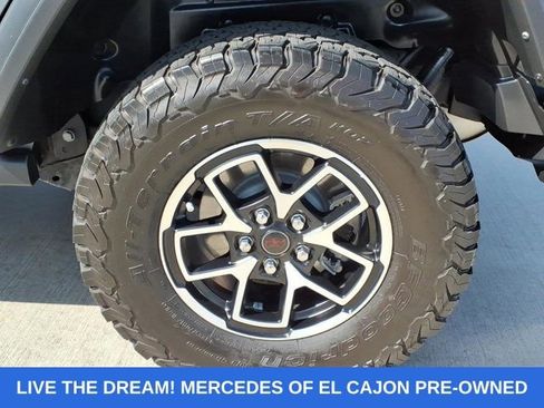 Used 2024 Jeep Wrangler Unlimited Rubicon w/ Convenience Group AWD/4WD image 24