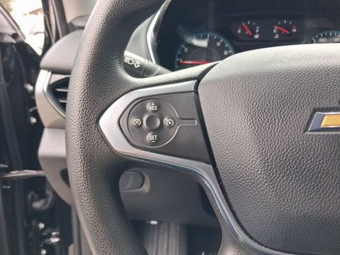 Used 2021 Chevrolet Traverse LS FWD image 17