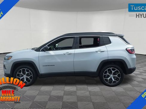 Used 2024 Jeep Compass Limited AWD/4WD image 4