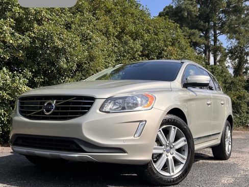 Used 2017 Volvo XC60 T5 Inscription w/ Advanced Package image 1