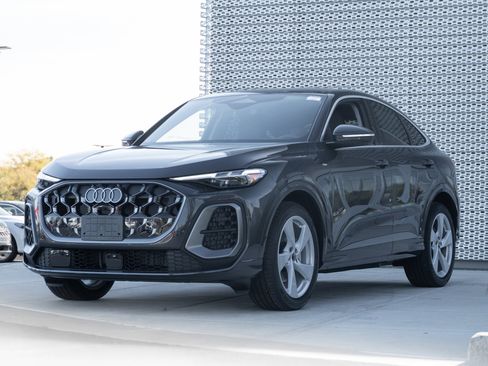 New 2025 Audi Q5 Prestige image 7