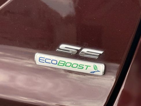 Used 2017 Ford Fusion SE w/ Fusion SE Technology Package image 26