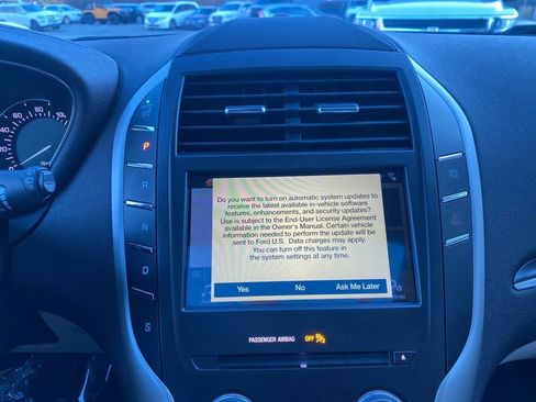 Used 2017 Lincoln MKC Reserve w/ Lincoln MKC Climate Package image 20