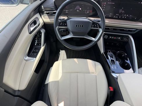 Used 2025 Audi Q5 Premium w/ 19" Wheel Package AWD/4WD image 9