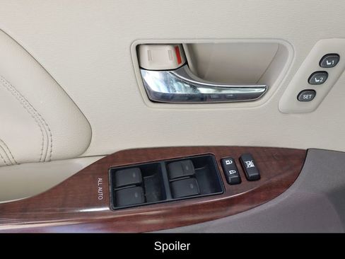 Used 2011 Toyota Sienna Limited w/ Premium Pkg image 16