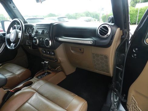 Used 2012 Jeep Wrangler Sahara w/ Trailer Tow Group AWD/4WD image 13