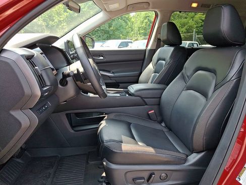 Certified 2023 Nissan Pathfinder SL w/ Cargo Package AWD/4WD image 16