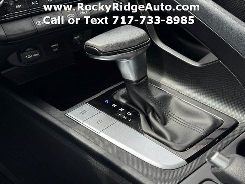 Used 2023 Hyundai Elantra SEL w/ Preferred Accessory Package FWD image 15