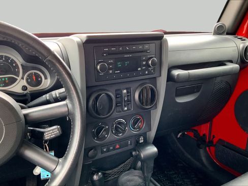 Used 2010 Jeep Wrangler Unlimited Rubicon w/ Trailer Tow Group AWD/4WD image 6