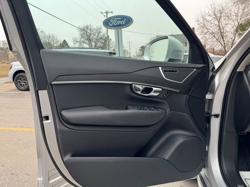 Used 2020 Volvo XC90 T6 Momentum w/ Protection Package Premier AWD/4WD image 14