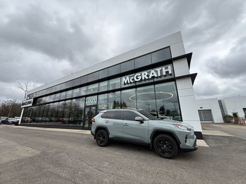 Used 2020 Toyota RAV4 XLE w/ Convenience Package image 1