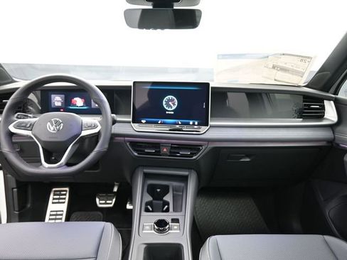 New 2026 Volkswagen Tiguan SE R-Line image 27