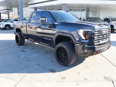 Used 2024 GMC Sierra 3500 AT4 w/ AT4 Premium Plus Package image 8