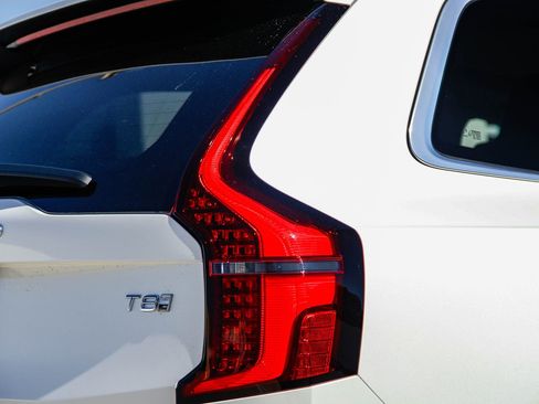 New 2026 Volvo XC90 T8 Ultra w/ Protection Package Premier AWD/4WD image 7