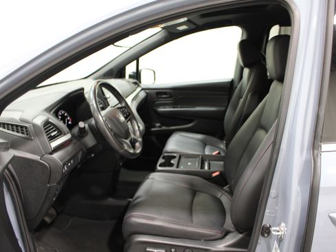 Used 2025 Honda Odyssey Sport-L image 3