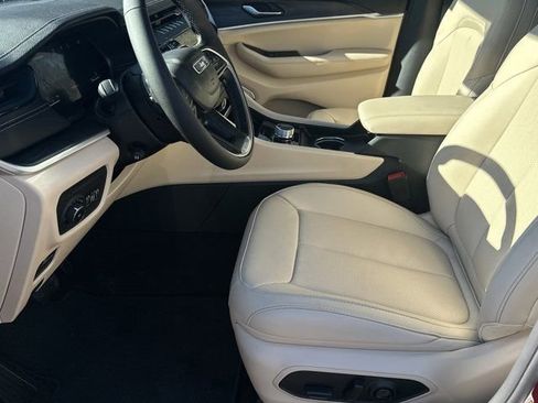 New 2026 Jeep Grand Cherokee Limited w/ Luxury Tech Group II image 9