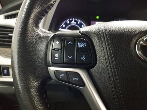 Used 2020 Toyota Sienna XLE image 5