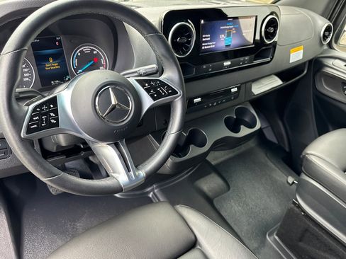 Used 2024 Mercedes-Benz eSprinter 170 Cargo image 15