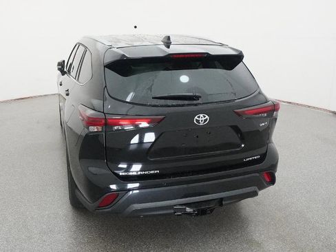 New 2026 Toyota Highlander Limited image 6