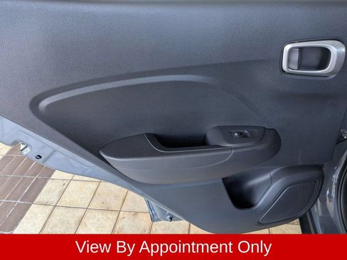 Used 2025 Hyundai Venue SEL FWD image 24