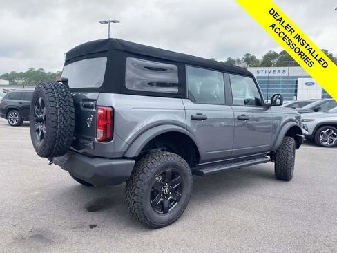 New 2025 Ford Bronco 4-Door image 3