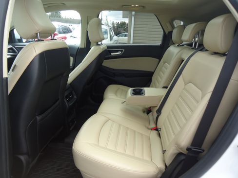 Used 2022 Ford Edge SEL w/ Convenience Package image 15