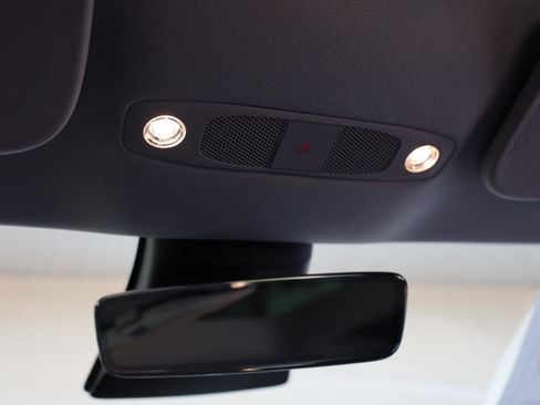 Used 2022 Tesla Model 3 Long Range AWD/4WD image 38