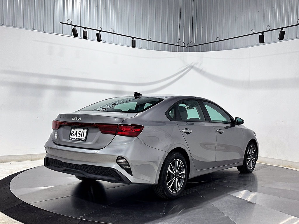 Used 2023 Kia Forte LXS FWD image 11