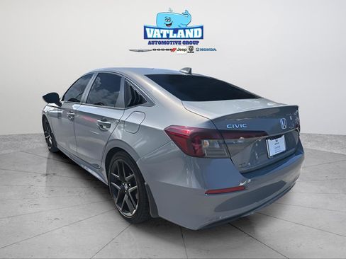 Used 2025 Honda Civic Sport image 11