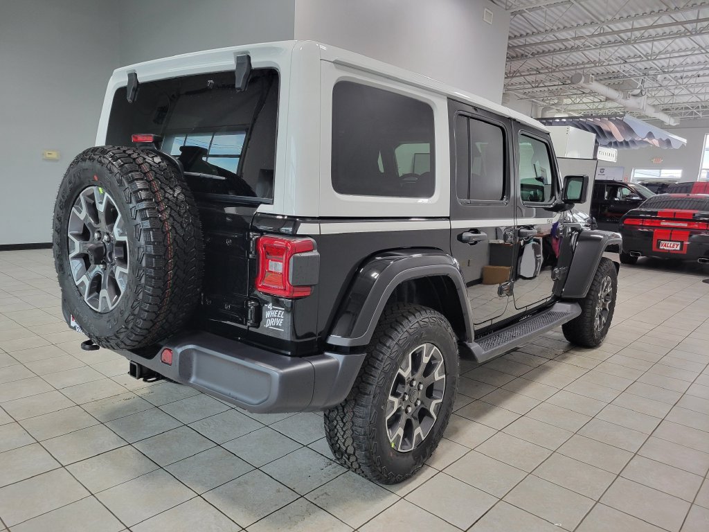New 2026 Jeep Wrangler Unlimited Sahara w/ Whitecap Package AWD/4WD image 8