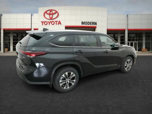 New 2026 Toyota Highlander XLE image 22