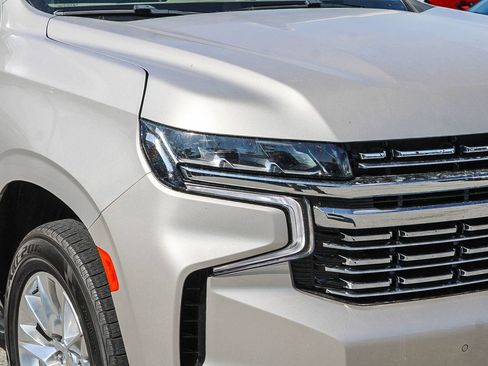 Used 2024 Chevrolet Suburban Premier RWD image 10