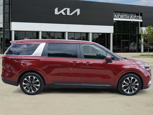 Certified 2023 Kia Carnival EX FWD image 6