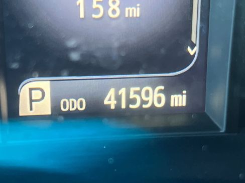 Used 2017 Toyota Camry XLE image 29