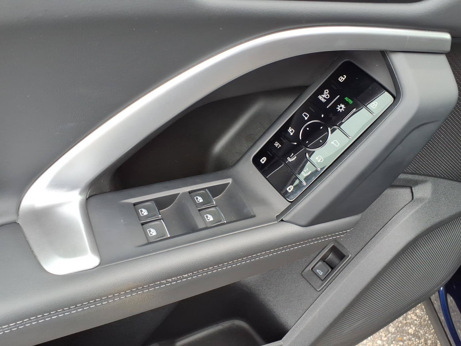 Used 2025 Audi Q5 Premium Plus AWD/4WD image 13
