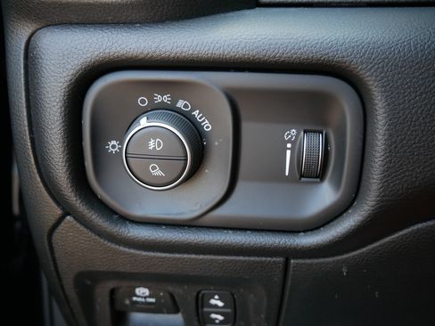 Used 2023 RAM 1500 Big Horn AWD/4WD image 26