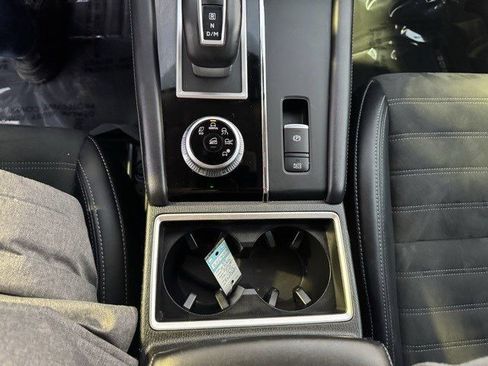 Used 2024 Mitsubishi Outlander SE image 19