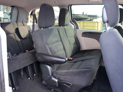 Used 2016 Dodge Grand Caravan American Value Package image 10