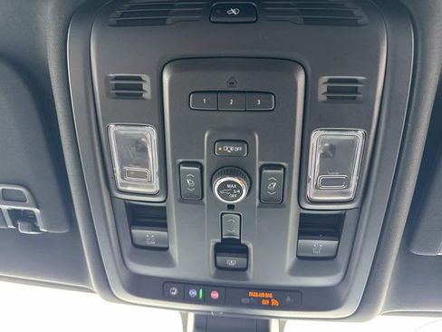 Used 2022 GMC Yukon XL Denali w/ Denali Ultimate Package image 26