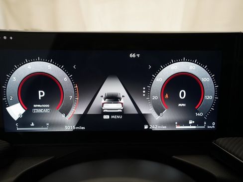 Certified 2025 Nissan Kicks SR image 2