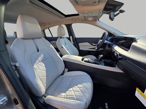 New 2026 Nissan Sentra SL w/ Floor Mat Package FWD image 11