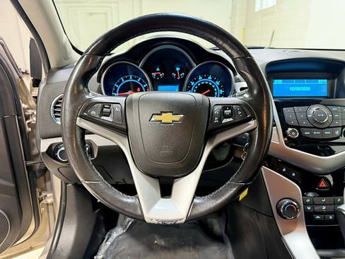 Used 2011 Chevrolet Cruze Eco image 10
