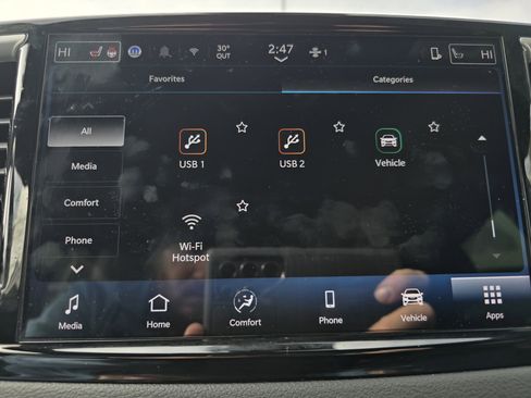 Used 2025 Chrysler Pacifica Select image 33