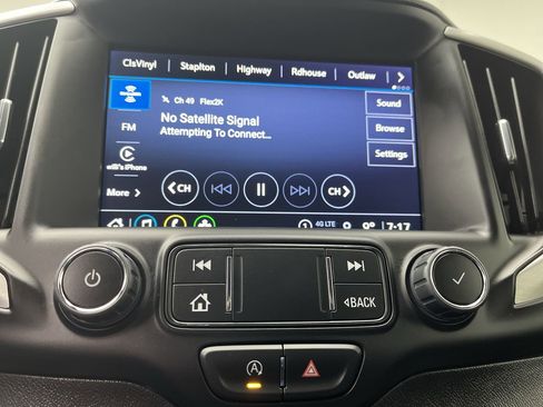 Certified 2024 GMC Terrain SLT image 18