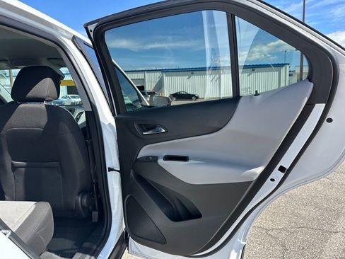 Used 2023 Chevrolet Equinox LT AWD/4WD image 18